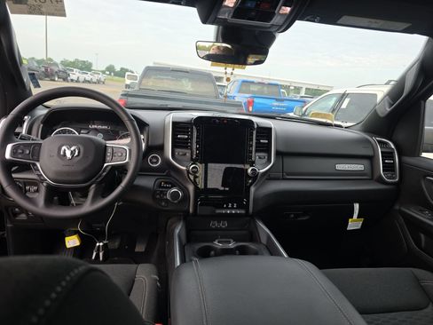Used 2025 RAM 1500 Big Horn AWD/4WD image 4