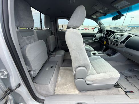 Used 2011 Toyota Tacoma 4x4 Access Cab w/ SR5 Pkg #2 image 23