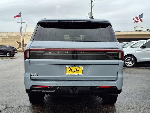 New 2025 Lincoln Navigator Reserve w/ Jet Appearance Package AWD/4WD image 5