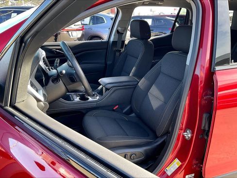 Used 2023 GMC Acadia SLE w/ Driver Convenience Package image 7