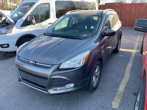Used 2014 Ford Escape SE w/ Equipment Group 201A image 2