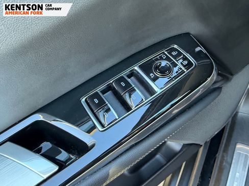 Used 2025 Cadillac Escalade ESV Sport image 25