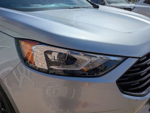 Used 2022 Ford Edge SE w/ Black Appearance Package AWD/4WD image 11