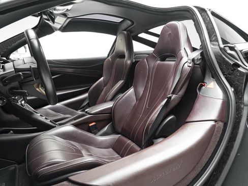 Used 2018 McLaren 720S Performance image 3