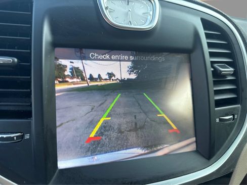 Used 2011 Chrysler 300 Limited RWD image 26