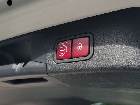 Certified 2022 Mercedes-Benz GLB 250 image 6