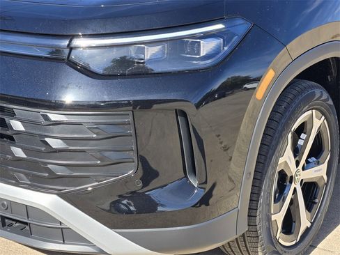 New 2026 Volkswagen Tiguan SE image 6