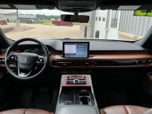 Used 2023 Lincoln Aviator Reserve w/ Equipment Group 201A AWD/4WD image 18