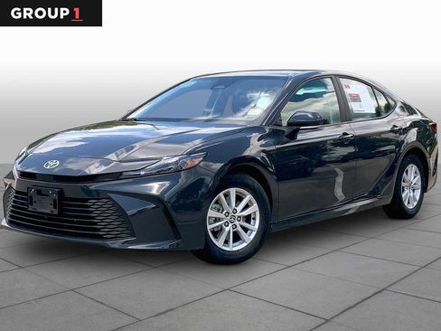 Used 2025 Toyota Camry LE FWD image 1