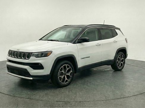 Used 2025 Jeep Compass Limited AWD/4WD image 3