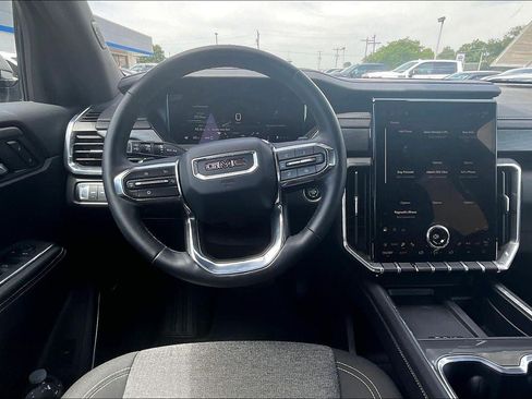 Used 2025 GMC Acadia Elevation AWD/4WD image 5
