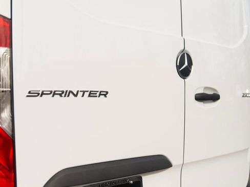 Used 2025 Mercedes-Benz Sprinter 2500 image 16