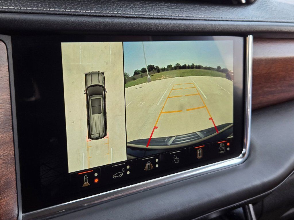 Used 2023 GMC Yukon Denali Ultimate AWD/4WD image 39