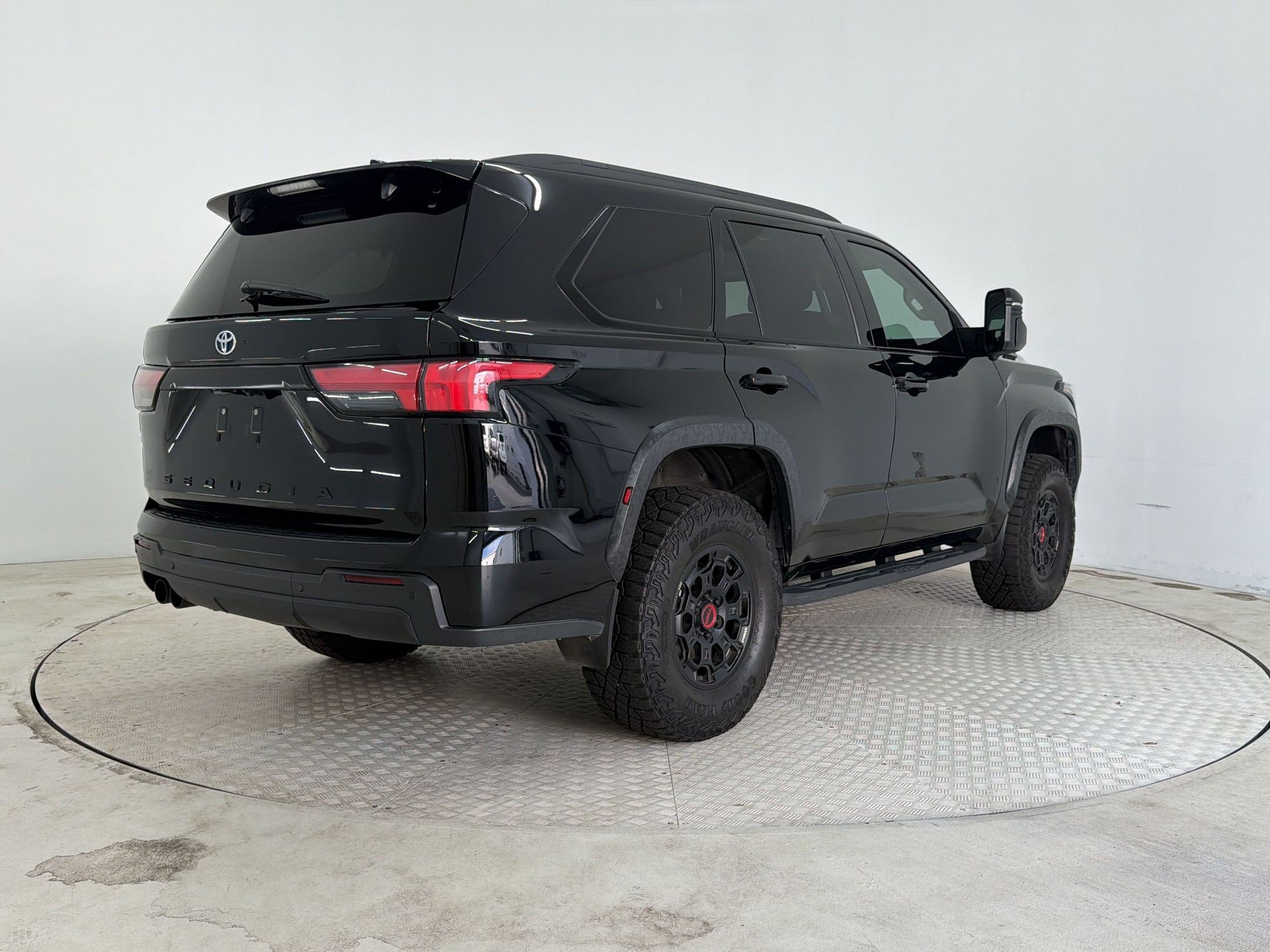 Used 2023 Toyota Sequoia TRD Pro AWD/4WD image 9