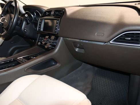 Used 2018 Jaguar F-PACE Prestige AWD/4WD image 58