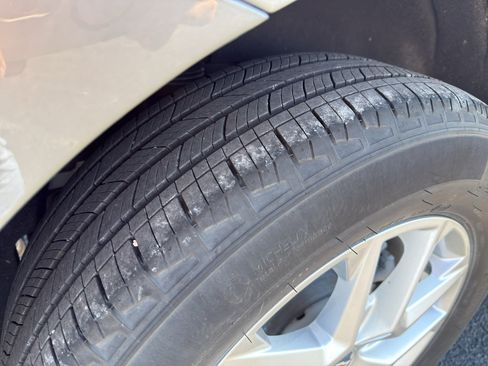 Used 2024 Chevrolet Equinox LT image 11