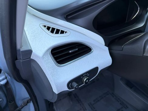 Used 2018 Chevrolet Bolt LT FWD image 15