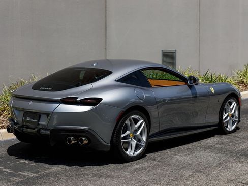 Used 2022 Ferrari Roma RWD image 5