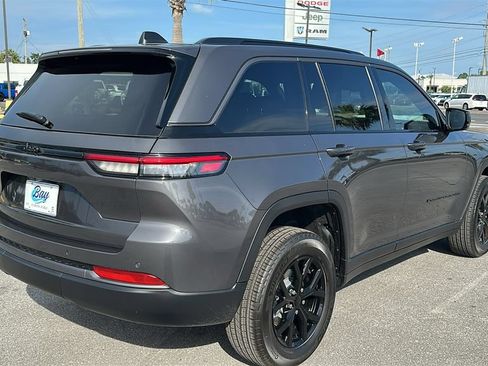 New 2026 Jeep Grand Cherokee Altitude RWD image 6