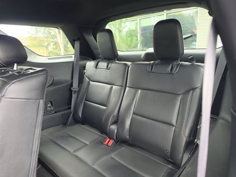 Used 2020 Ford Explorer XLT w/ Equipment Group 202A AWD/4WD image 14