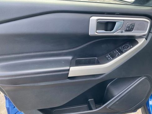 Used 2022 Ford Explorer Limited image 17