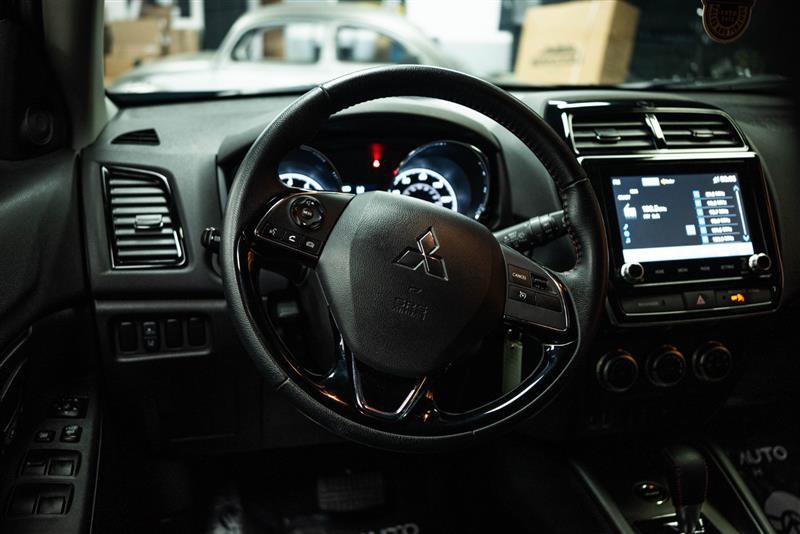 Used 2025 Mitsubishi Outlander Sport AWD image 15