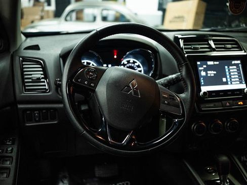 Used 2025 Mitsubishi Outlander Sport AWD image 15