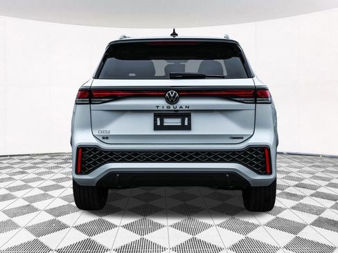 New 2026 Volkswagen Tiguan SE R-Line image 18