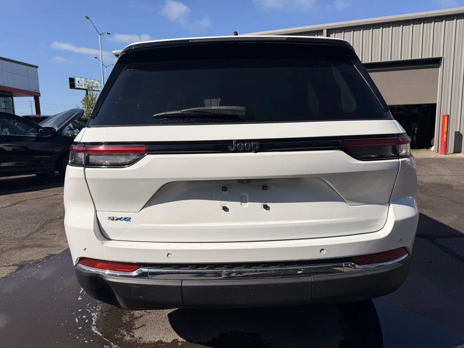 Used 2022 Jeep Grand Cherokee Limited 4xe AWD/4WD image 3