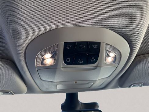 Used 2024 Chrysler Pacifica Touring-L FWD image 15