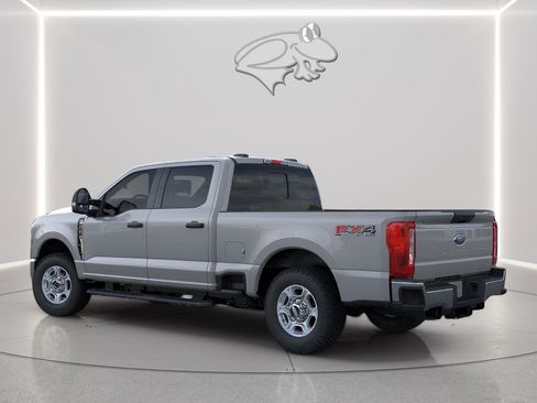 New 2026 Ford F250 XLT w/ FX4 Off-Road Package image 4