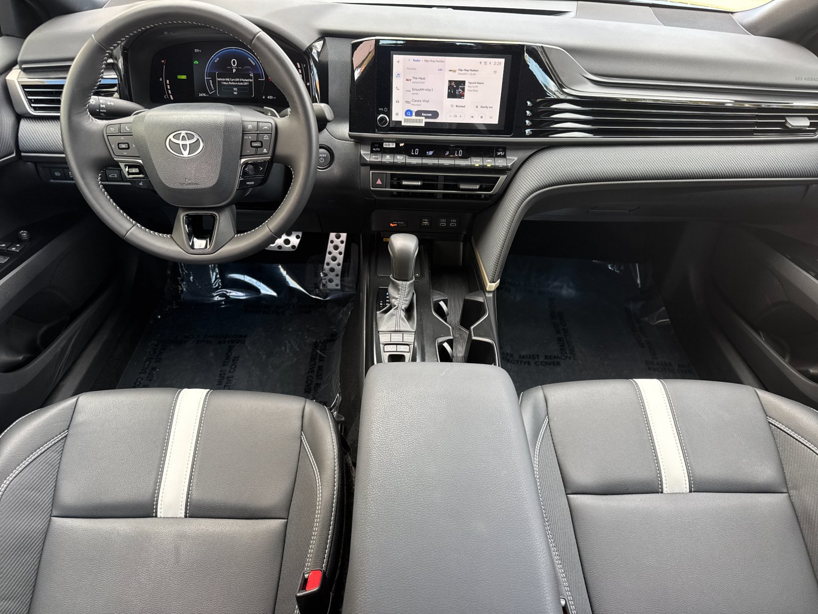 Used 2026 Toyota Camry Hybrid w/ Convenience Package FWD image 13
