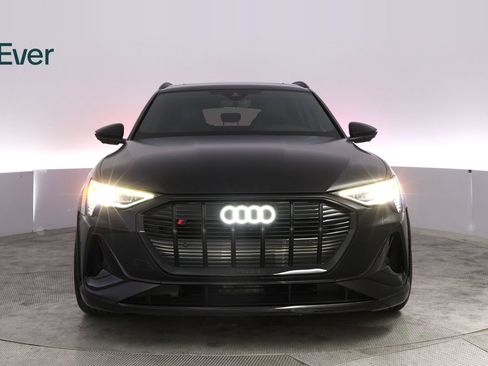 Used 2022 Audi e-tron S Premium Plus AWD/4WD image 12