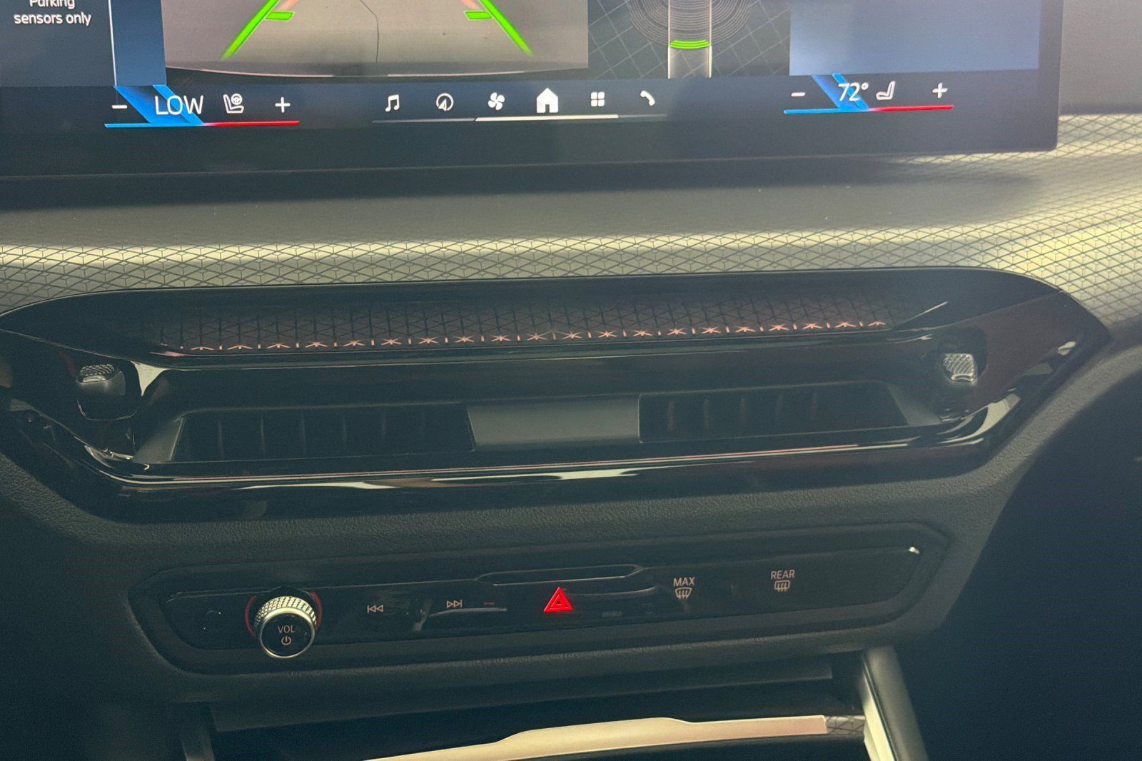 New 2026 BMW 330i Sedan w/ M Sport Package RWD image 18