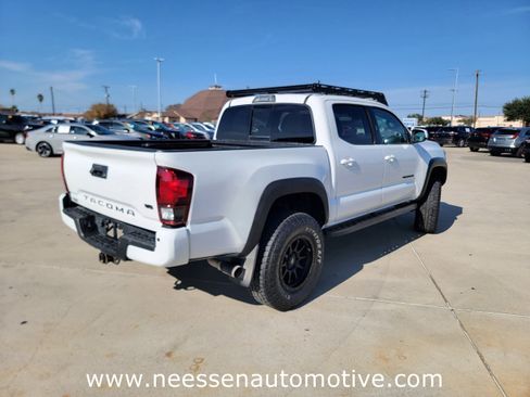 Used 2018 Toyota Tacoma TRD Off-Road w/ Technology Package image 7