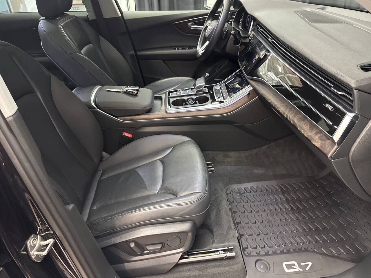 Used 2020 Audi Q7 3.0T Premium Plus w/ Premium Plus Package AWD/4WD image 29