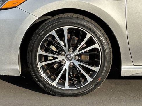 Certified 2020 Toyota Camry SE image 29
