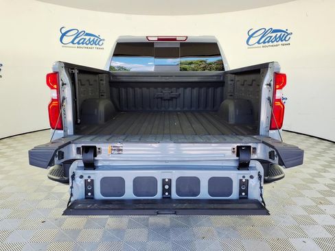 Used 2024 Chevrolet Silverado 1500 LT Trail Boss w/ LT Trail Boss Premium Package AWD/4WD image 5