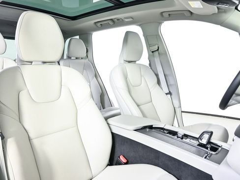 Certified 2023 Volvo XC90 B5 Plus w/ Protection Package Premier AWD/4WD image 25