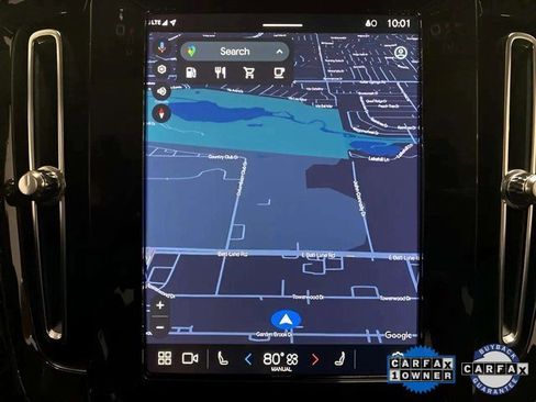 Used 2025 Volvo XC40 B5 Plus image 44