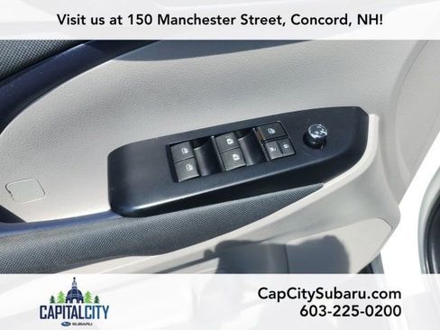 Used 2019 Toyota Highlander LE AWD/4WD image 11