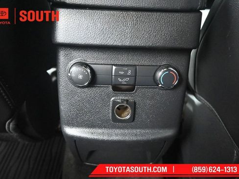 Used 2017 Ford Explorer XLT w/ Equipment Group 202A FWD image 26