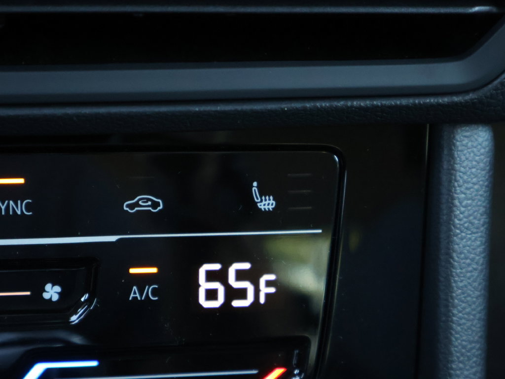 Certified 2026 Volkswagen Jetta SE FWD image 20