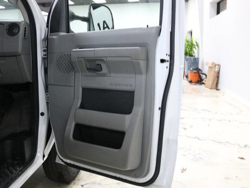 Used 2014 Ford E-150 and Econoline 150 w/ Power Group image 29
