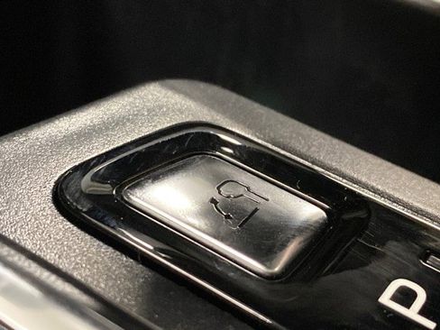 New 2023 Ford F150 Lightning Platinum image 38