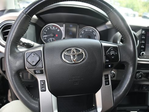 Certified 2022 Toyota Tacoma SR5 w/ SR5 Appearance Package (SM) RWD image 12