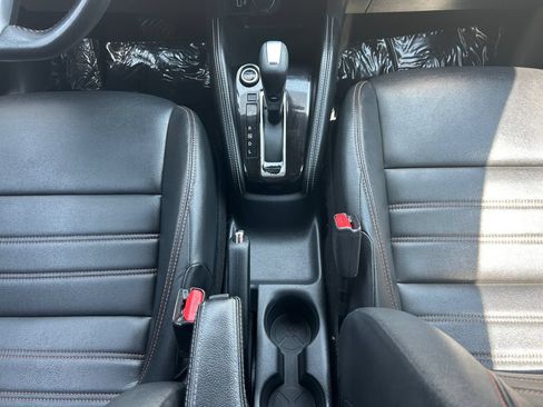 Used 2020 Nissan Kicks SR w/ SR Premium Package FWD image 12