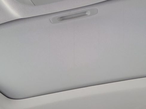 Used 2022 Toyota Highlander XLE FWD image 19