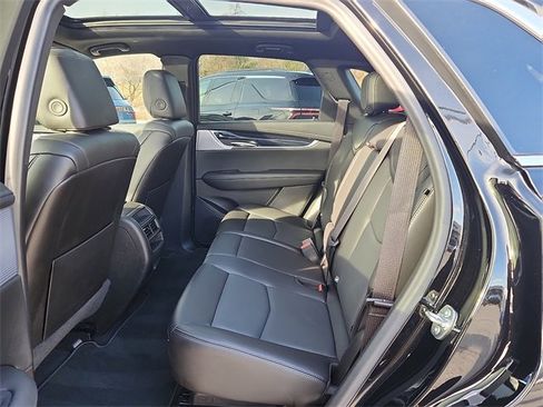 Certified 2025 Cadillac XT5 Premium Luxury image 10
