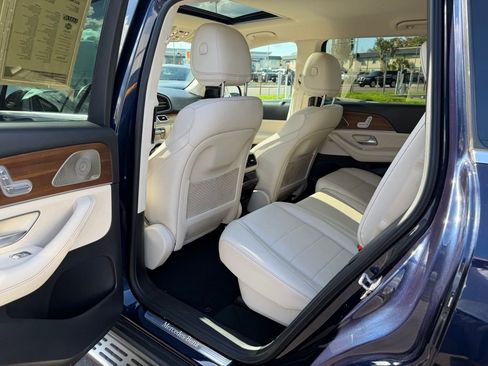 Used 2022 Mercedes-Benz GLS 450 4MATIC image 28